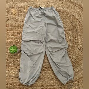 LIGHT GREY PARACHUTE PANTS